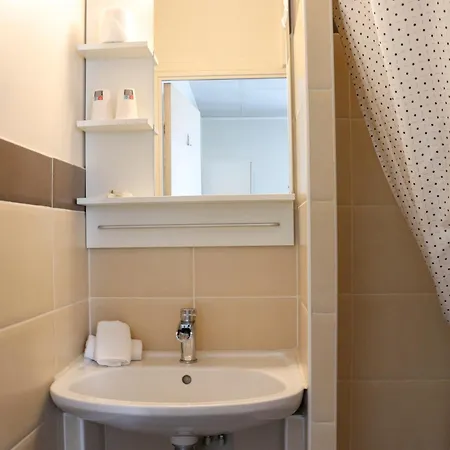 Abelia Hotel 2*